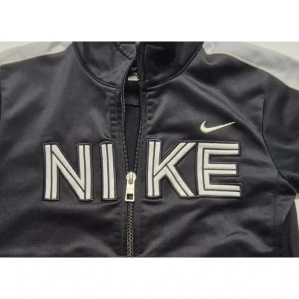 Nike boys black fully zip track jacket white logo & strips‎ on arms sz 6